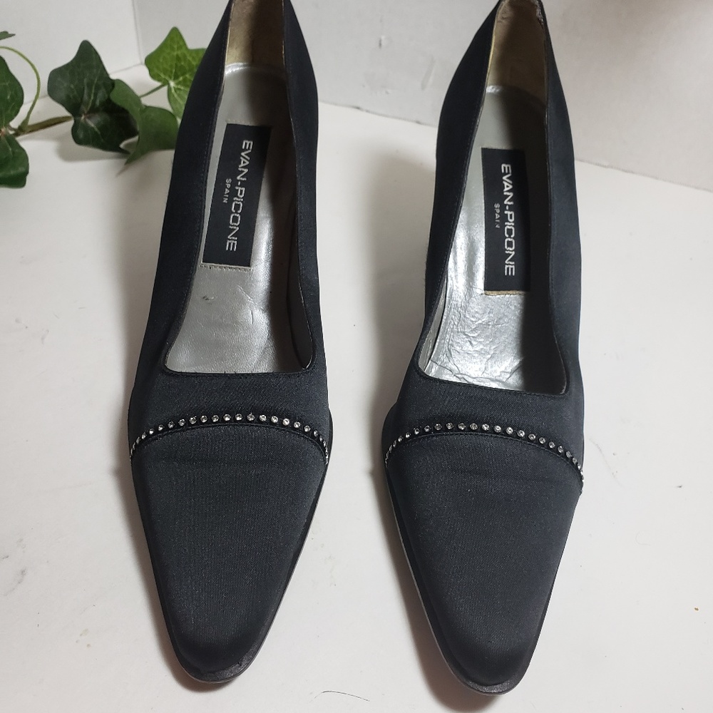 Evan Picone Black Peau de Soie Heels sz 8.5 M
